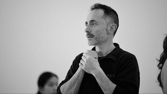 Laboratorio escénico - "El pensamiento en torno a la creación coreográfica" by Yoshua Cienfuegos