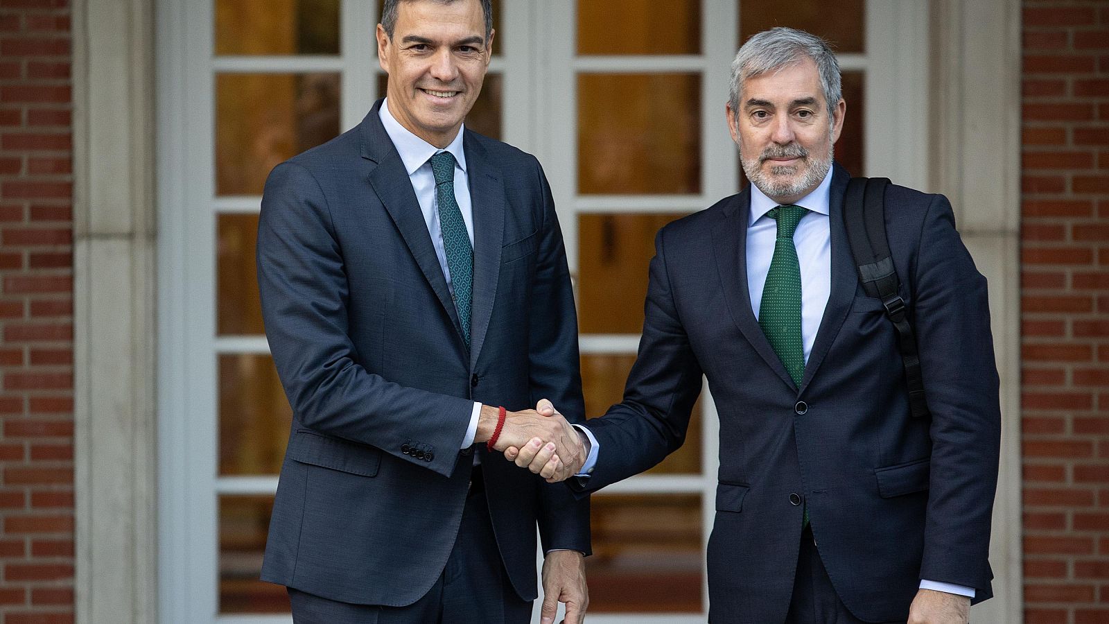 Sánchez llama a Clavijo para abordar la crisis desatada por el hantavirus