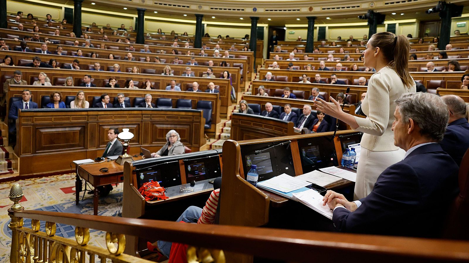 Crisis de hantavirus: el Gobierno defiende su gestión y el PP habla de "caos absoluto" - La hora de La 1 | Ver
