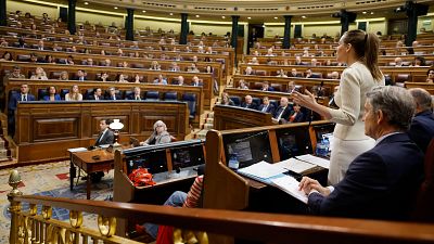 El Gobierno defiende su gestión en la crisis del hantavirus y el PP habla de "caos absoluto"