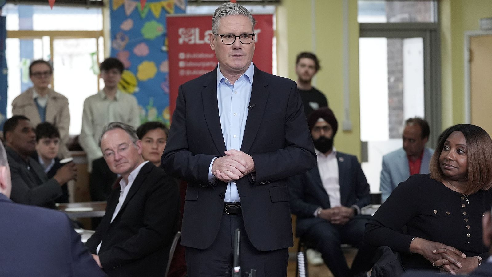 Batacazo de Starmer y auge de la ultraderecha de Farage en las elecciones locales de Reino Unido | Ver