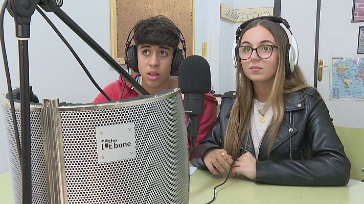 TeleCantabria - "Therians: de humano a animal", el podcast que salió de un instituto