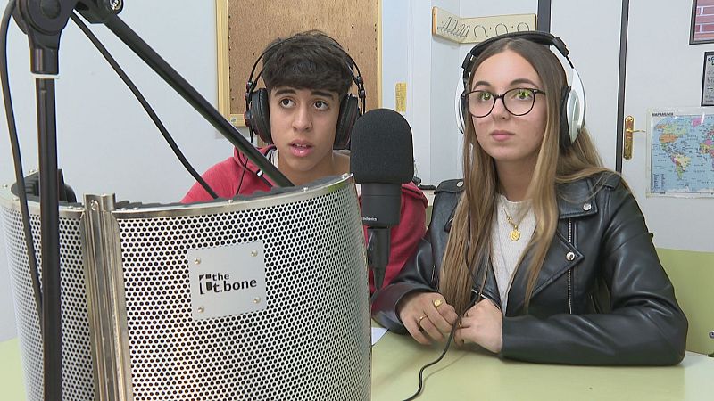 "Therians: de humano a animal", el podcast que salió de un instituto - TeleCantabria | Ver