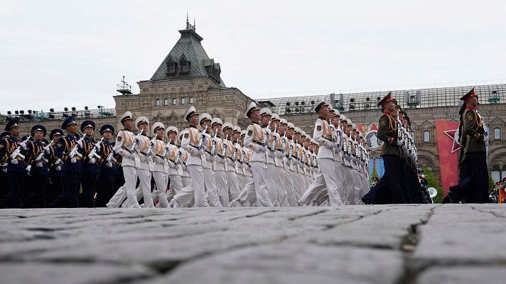 Telediario Fin de Semana - Rusia reduce su desfile militar en Moscú ante el temor a ataques