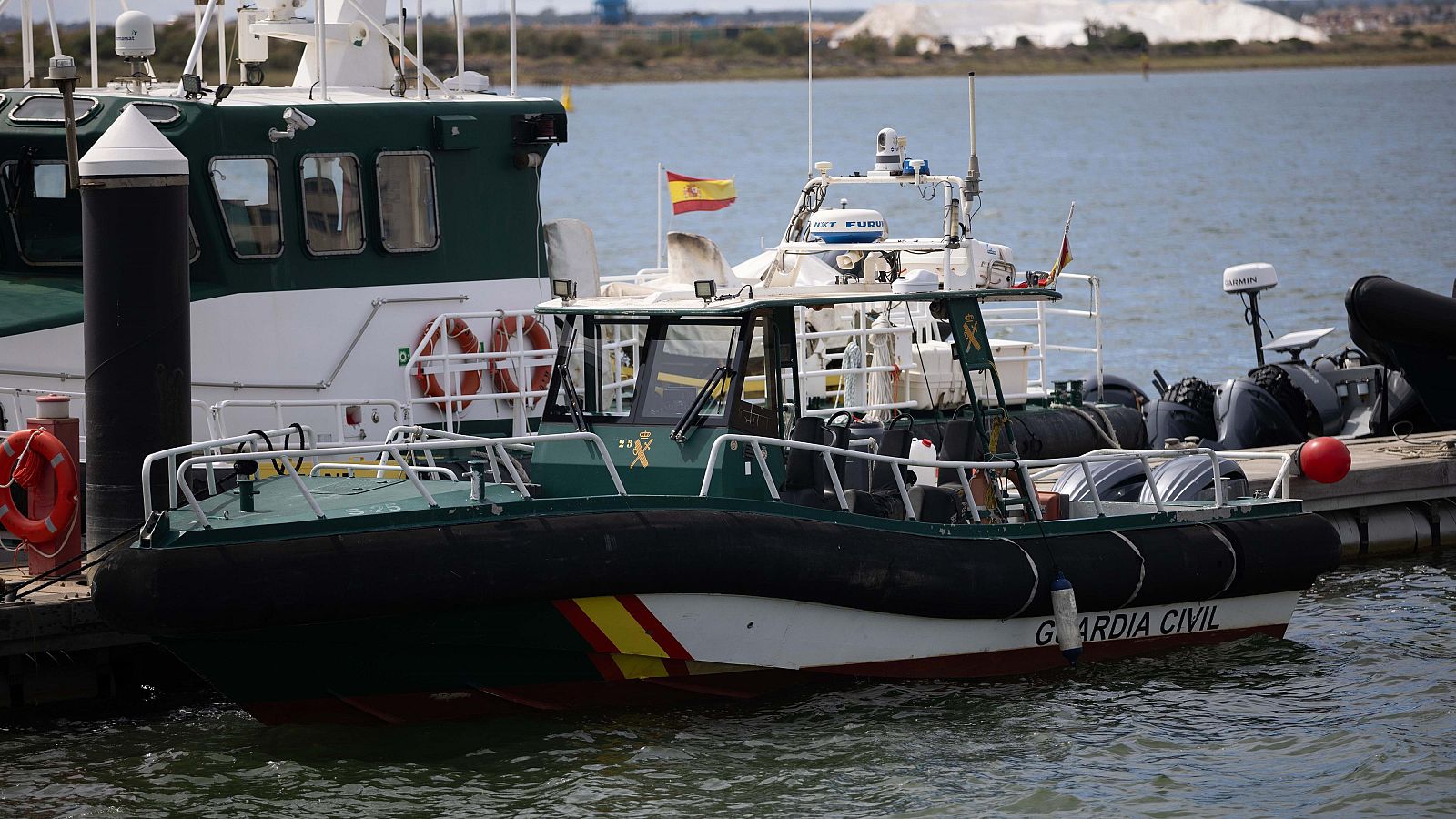 La Guardia Civil investiga el accidente persiguiendo una narcolancha en Huelva | Ver