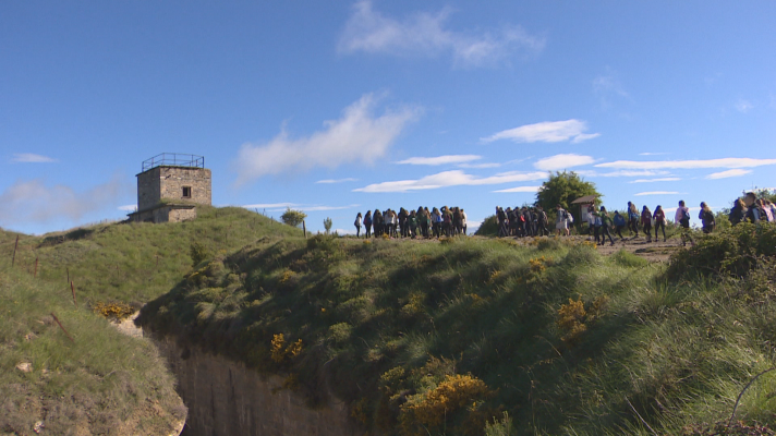 Telenavarra - Escolares navarros rememoran la fuga del Fuerte de San Cristóbal en 1938