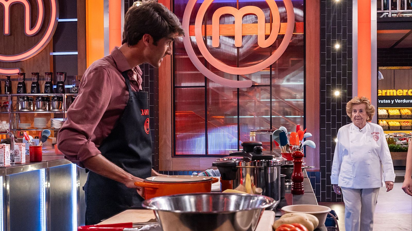 Javi confiesa que es ciego de un ojo - MasterChef | Ver