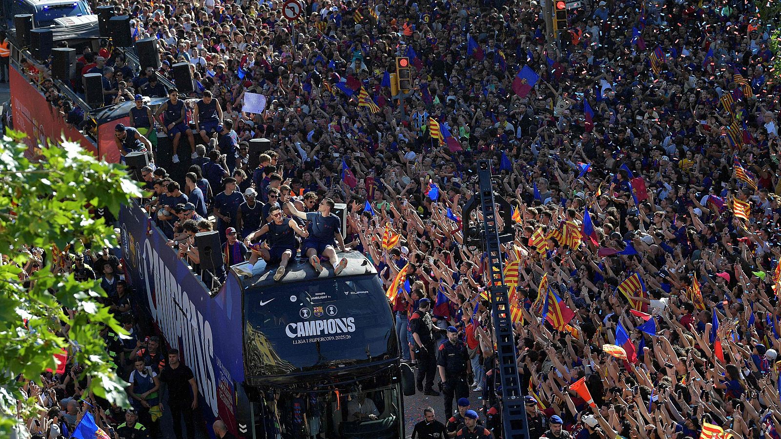 'Rua' de celebración de la Liga en Barcelona - Los Deportes de La1 | Ver