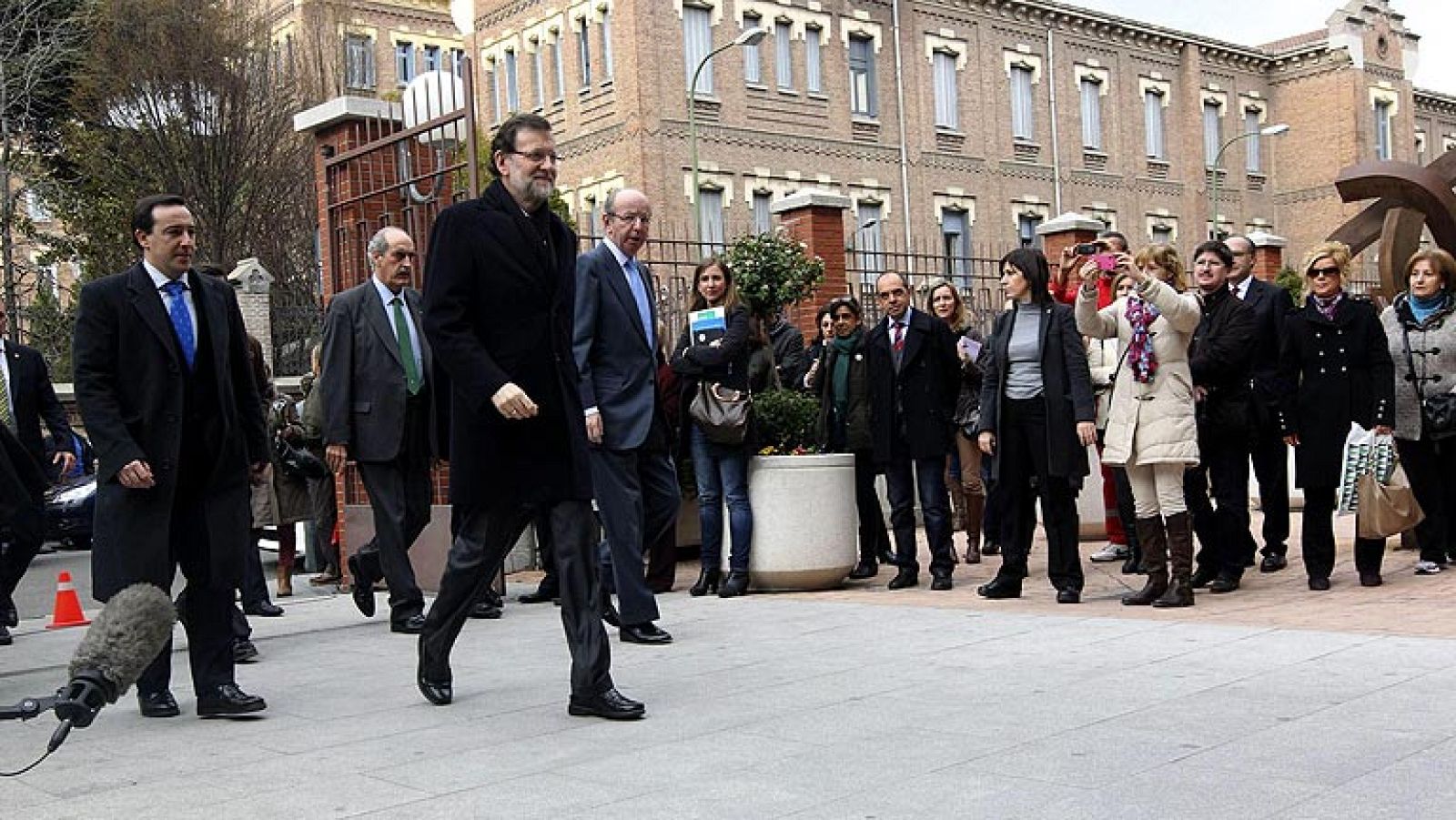 Rajoy: "He visto al rey muy bien y muy animado" - Informativo 24h | Ver