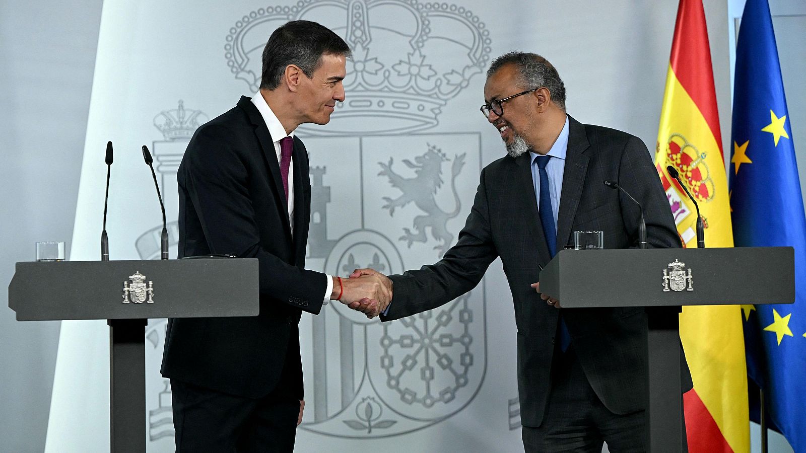 El Gobierno y la OMS califican de "éxito" el dispositivo de evacuación del Hondius