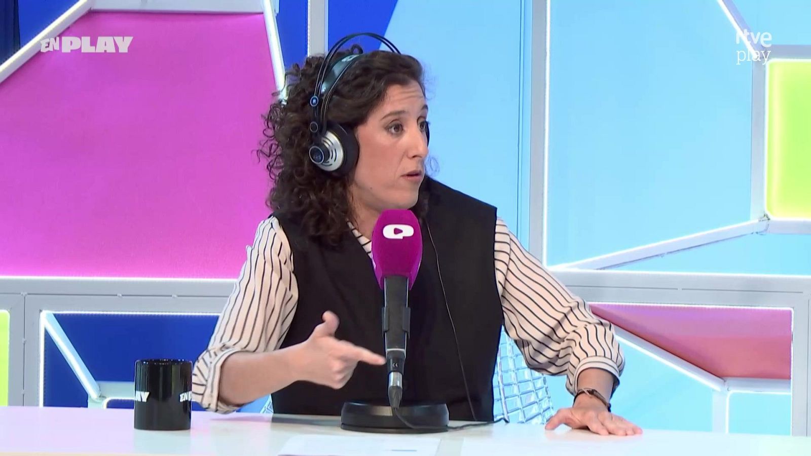 Laura del Val: defensa de las señoras de Burgos y su cardado - El recreo | Ver