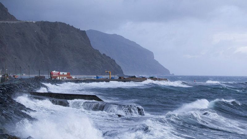 El viento puede superar los130 km por hora en las Canarias según la AEMET
