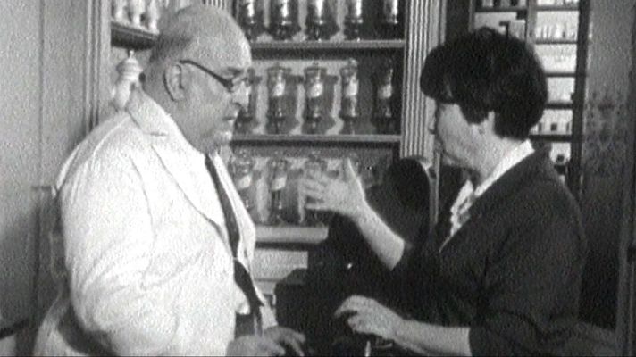 Hoy hablamos de - La farmacia y la rebotica