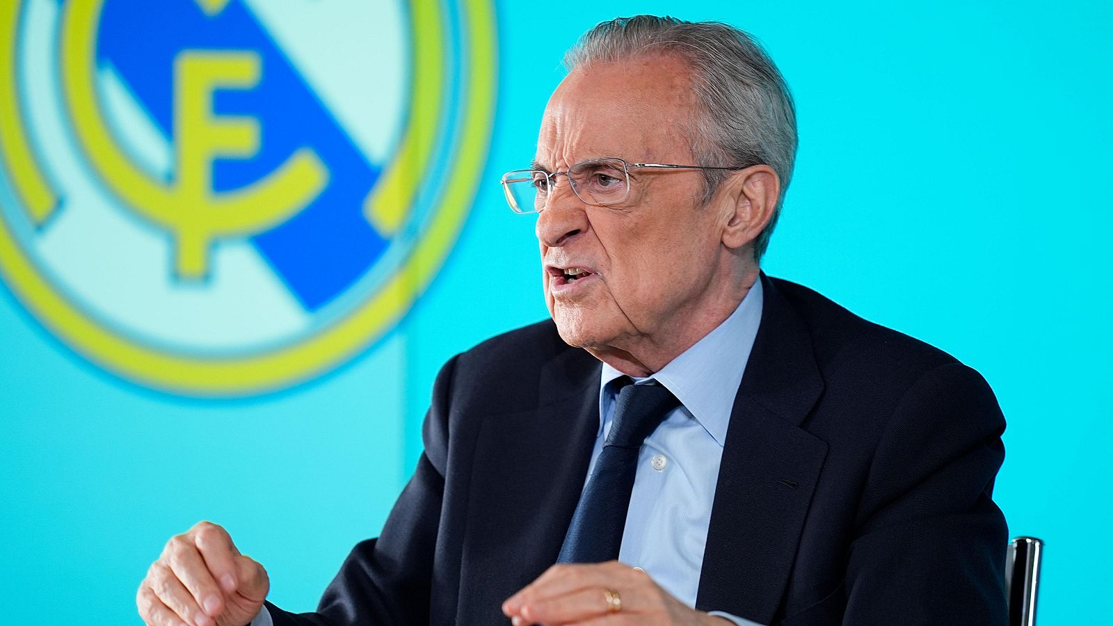 Florentino sin freno, dispara contra todo - Mañaneros 360 | Ver
