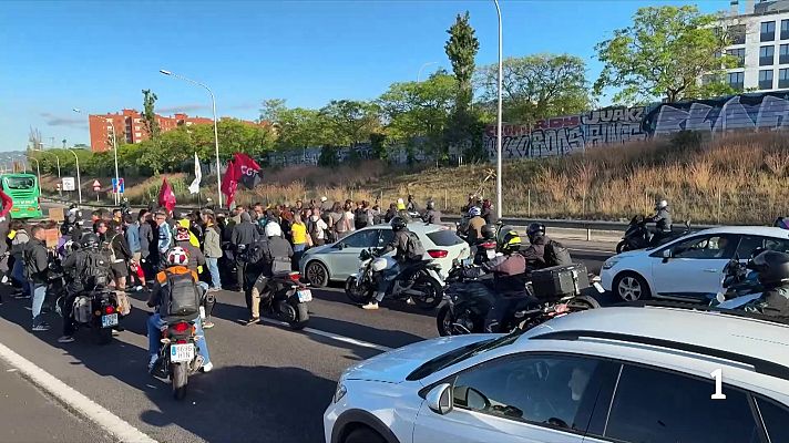 L'Informatiu - Els docents mantenen les mobilitzacions amb les vagues territorials