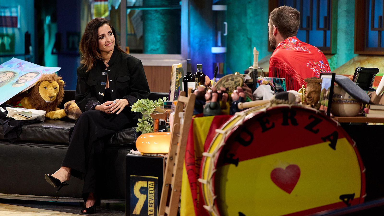 La Revuelta | Inma Cuesta construye un personaje para Broncano - La Revuelta | Ver