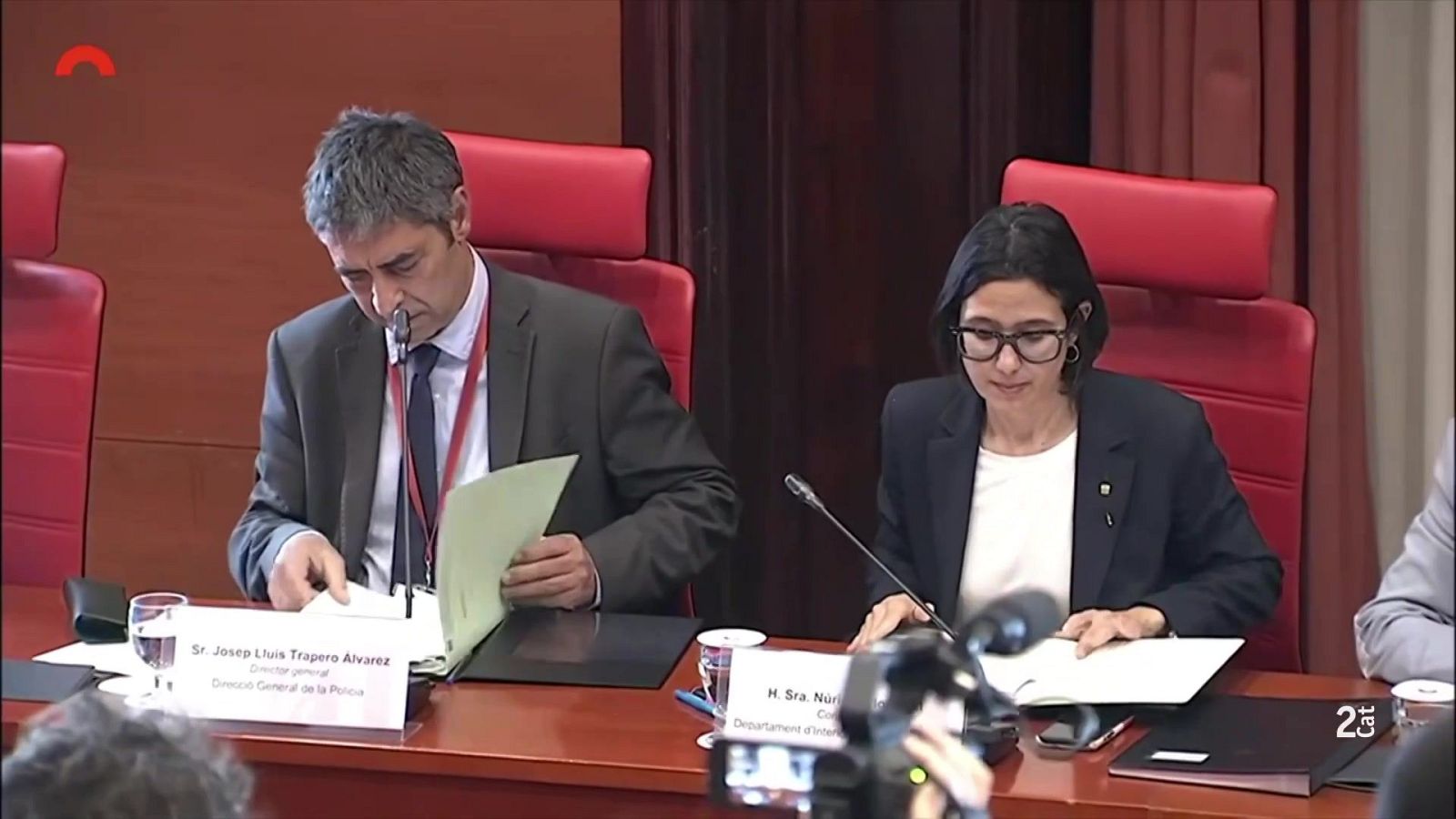 Parlon i Trapero demanen perdó per la infiltració dels Mossos en una assemblea docent - El Vespre | Veure