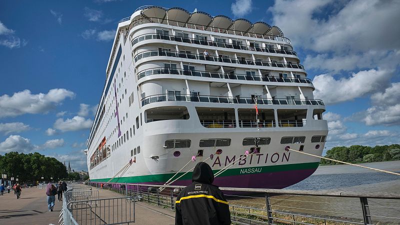 Confinadas 1.700 personas en un crucero en Burdeos | Ver