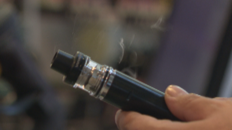 El 35% de los adolescentes navarros de 16 años ha probado el vapeo, mientras se desploma el consumo de tabaco - Telenavarra | Ver