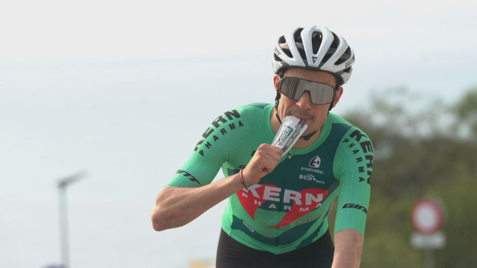 Ivan Cobo, el único cántabro en La Vuelta 2026 - TeleCantabria | Ver