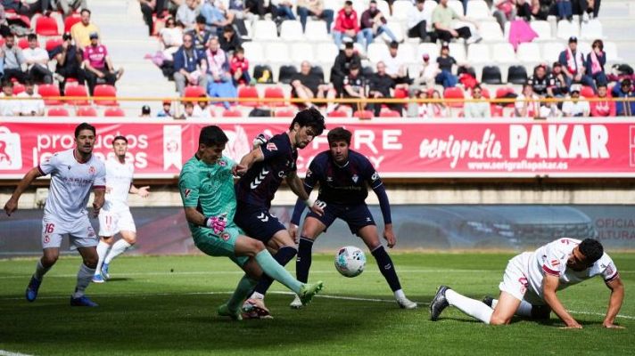 Resúmenes de LaLiga - Cultural y Deportiva Leonesa - SD Eibar: resumen del partido de la 40ª jornada de Liga | Segunda