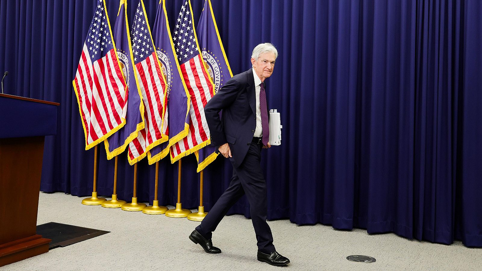 El último día Powell, el presidente de la Reserva Federal que desafió a Trump | Ver