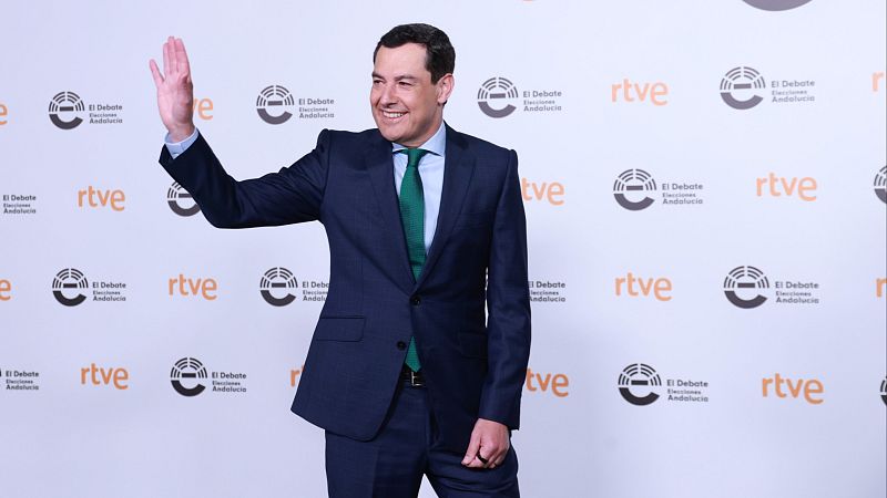 El presidente de la Junta de Andalucía y candidato del PP a la reelección, Juanma Moreno, ha sido el último invitado en las entrevistas que ha realizado RTVE en Andalucía con motivo de las elecciones del 17 de mayo. En esta entrevista, Moreno ha prometido una "reorganización profunda" del SAS y ha asegurado que le diferencian "muchas cosas" de Vox.