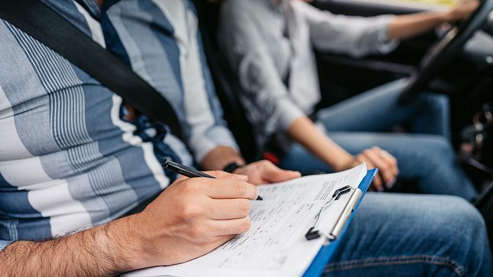 Telediario Fin de Semana - La falta de examinadores provoca largas esperas para obtener el carné de conducir