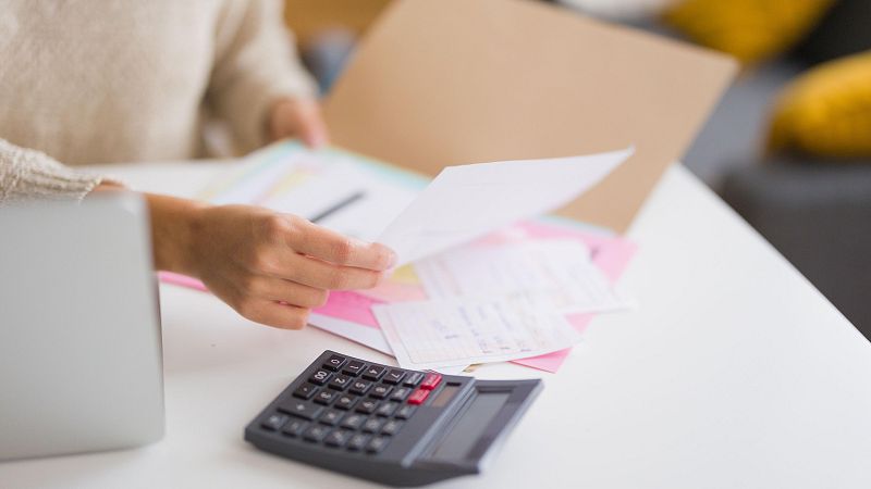 El riesgo de pedir un microcrédito | Ver