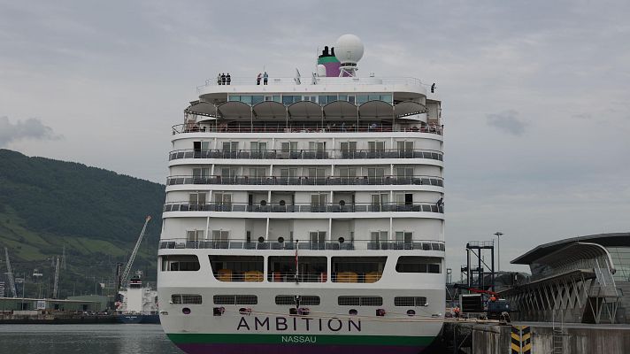 Telenorte - País Vasco - Atraca en la terminal de cruceros de Getxo el buque Ambition, afectado por un brote de gastroenteritis
