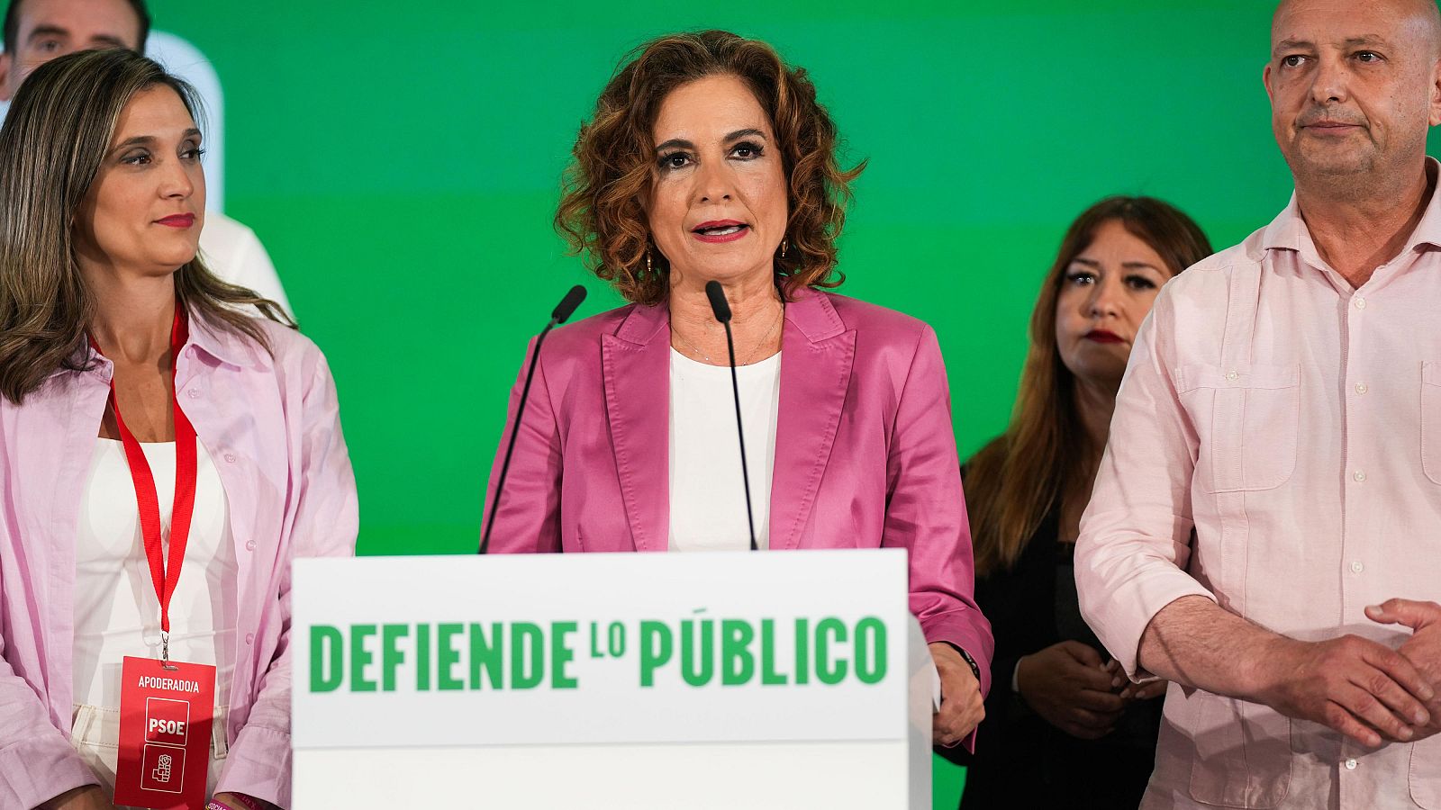 El PSOE perfora su suelo histórico en Andalucía y se sitúa a 25 escaños del PP