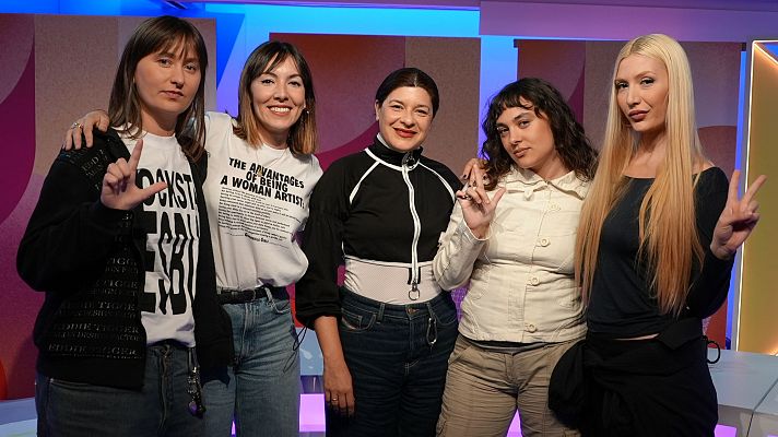 Está el horno para bollos - Hanna Grande Plum, Keila Lozano y María Barrier