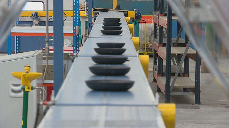 Vitrinor invierte 18 millones de euros para mejorar en "competitividad" - TeleCantabria | Ver