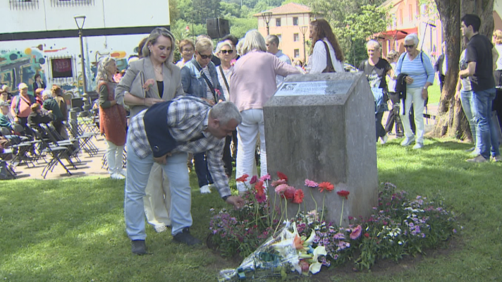 Telenorte - País Vasco - Galdakao recuerda el bombardeo que sufrió hace 89 años por la aviación franquista, en el que murieron 16 personas