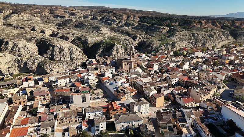 Arguedas rechaza el asesinato de su vecina, Saida El Yousif - Telenavarra | Ver