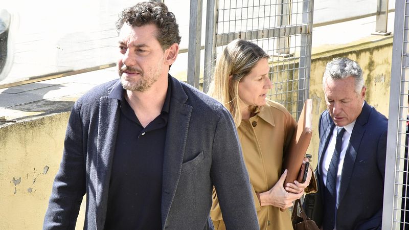 El hijo del fundador de Mango, investigado por la muerte de su padre, evita la prisión provisional - Telediario 2 | Ver