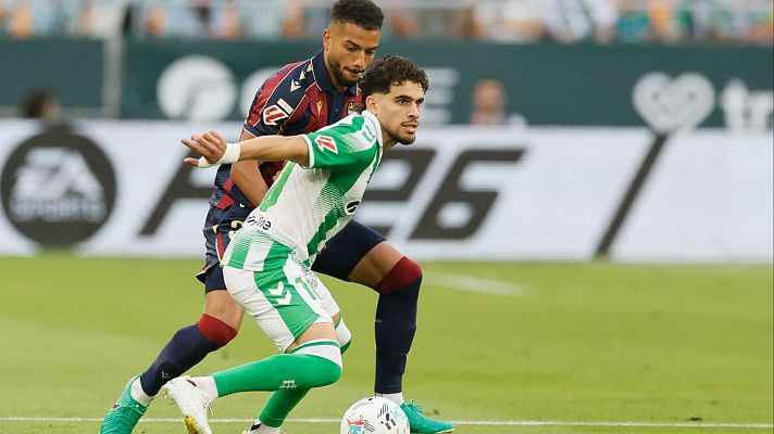 Resúmenes de LaLiga - Real Betis - Levante UD: resumen del partido de la 38ª jornada de Liga | Primera