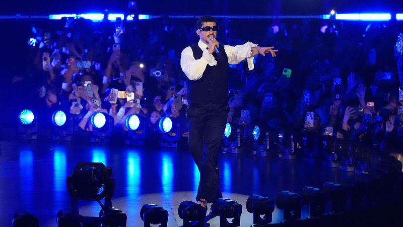 Bad Bunny desata la locura en Barcelona | Ver