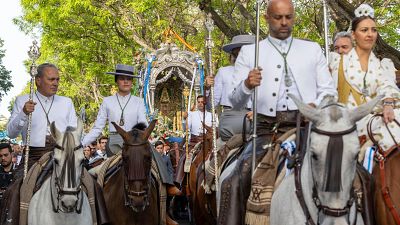 La Hermandad del Roc�o de Huelva inicia su marcha hacia la aldea para la romer�a | Ver