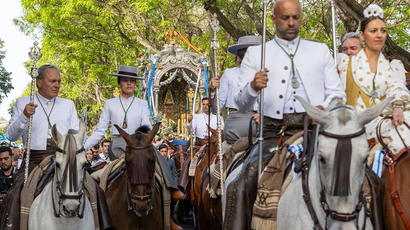 La Hermandad del Rocío de Huelva inicia su marcha hacia la aldea para la romería | Ver