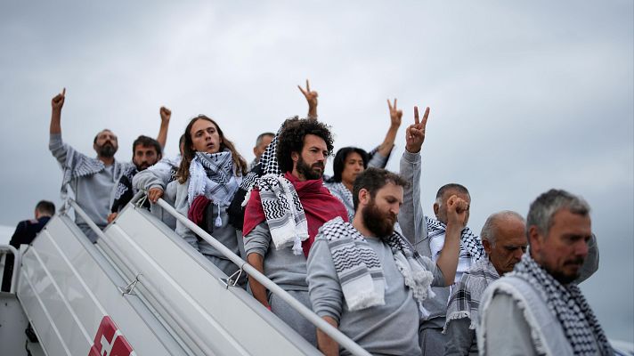 La tarde en 24h - La gran mayoría de los activistas de la flotilla detenidos por Israel son deportados a Turquía