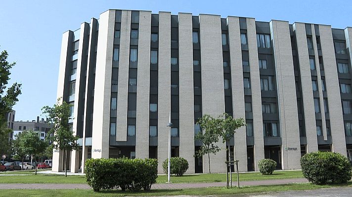 TeleCantabria - Una comunidad de propietarios cántabros, en pie de guerra contra un fondo inmobiliario