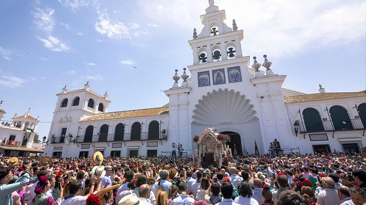 Telediario Fin de Semana - Las hermandades se presentan ante la Virgen del Rocío