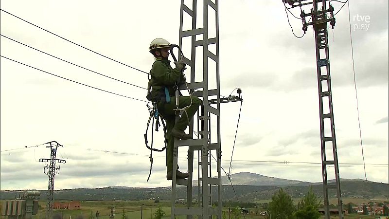 Mujeres en el sector eléctrico - Aquí hay trabajo | Ver