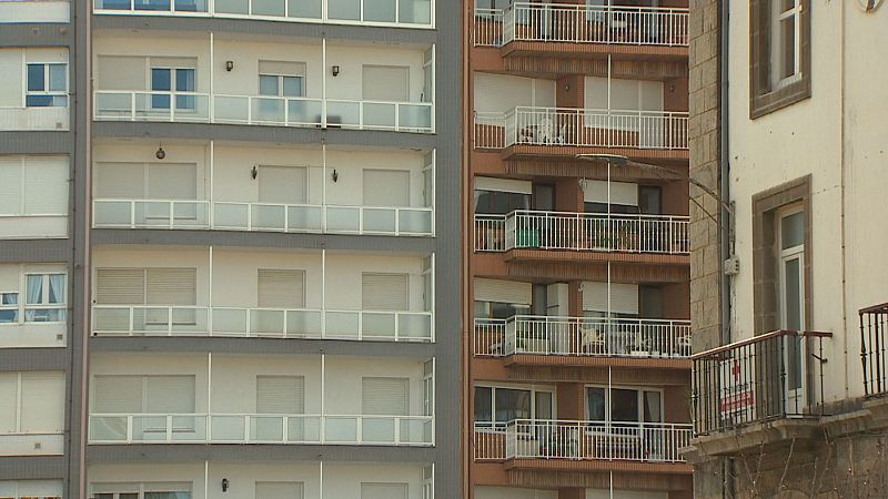 La compraventa de vivienda vuelve a caer en Cantabria: un 15% en marzo - TeleCantabria | Ver