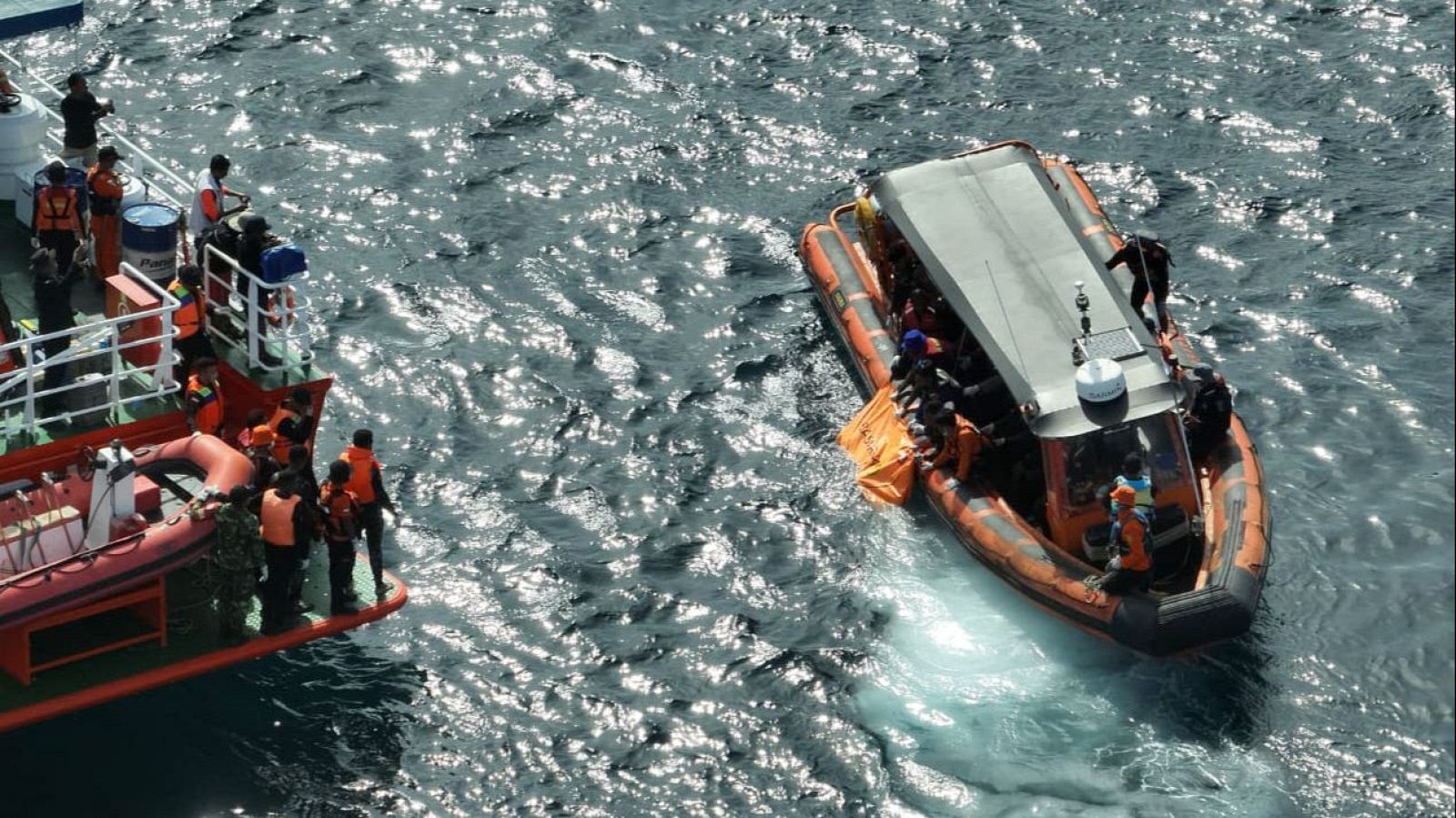 Condenan a 3,5 años de cárcel al capitán del barco hundido con una familia española - La tarde en 24h | Ver vídeo