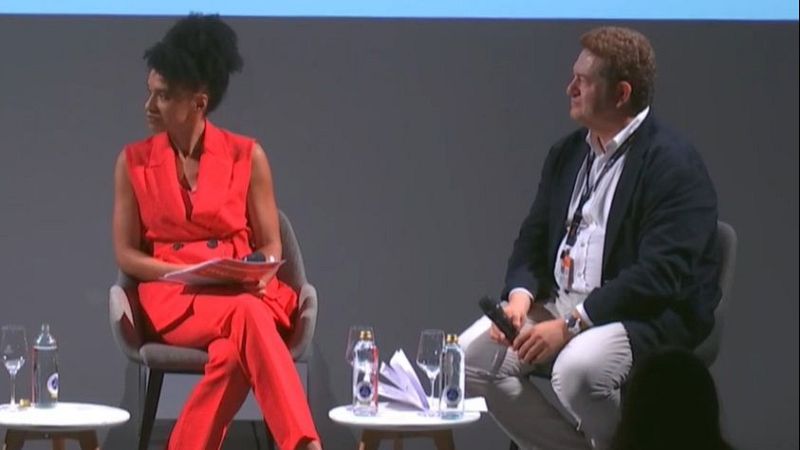 Distribuir cine: desafíos y nuevas estrategias con Eduardo Escudero y Elena Neira | Ver