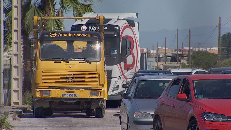 El 64% de las empresas valencianas se ven afectadas por el colapso de las ITV en la Comunitat - L'informatiu - Comunitat Valenciana | Ver