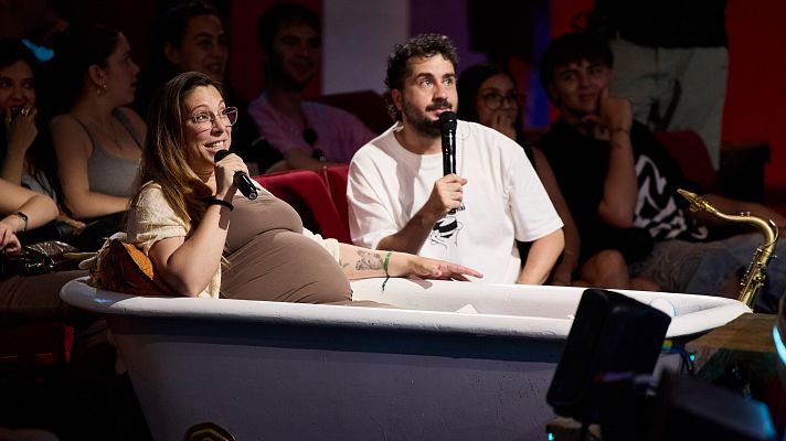 La Revuelta - Un parto inminente en la bañera