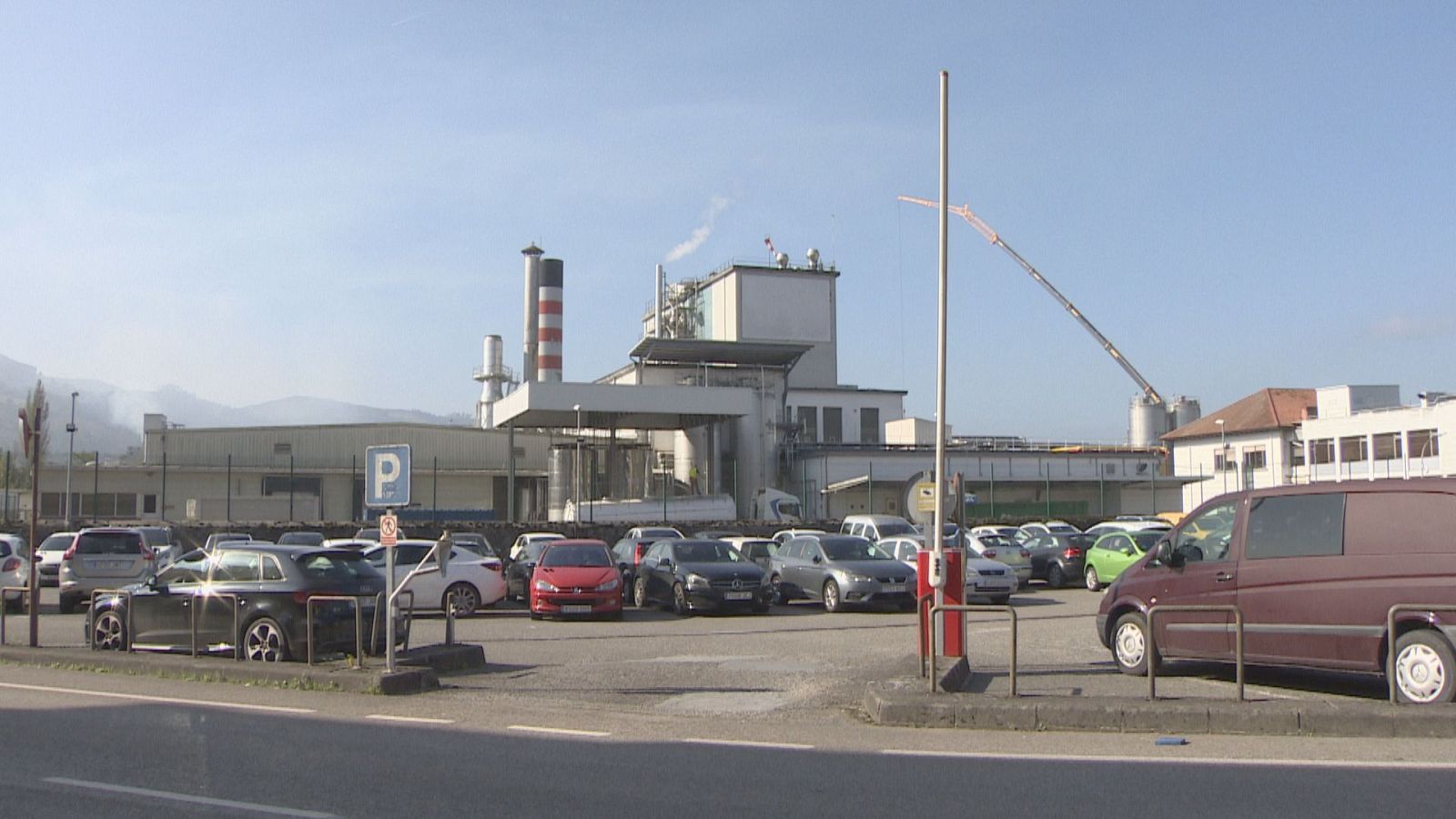 La convocatoria de huelga en la planta cántabra de Nestlé sigue adelante - TeleCantabria | Ver